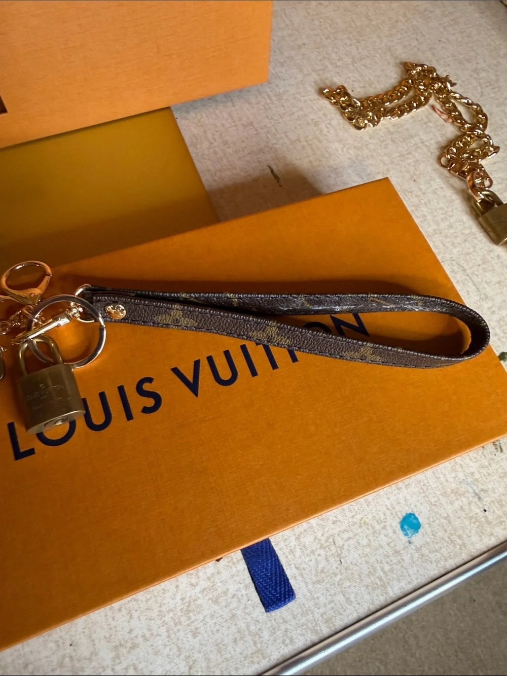 Leather Wrist Keychain with Lock #309